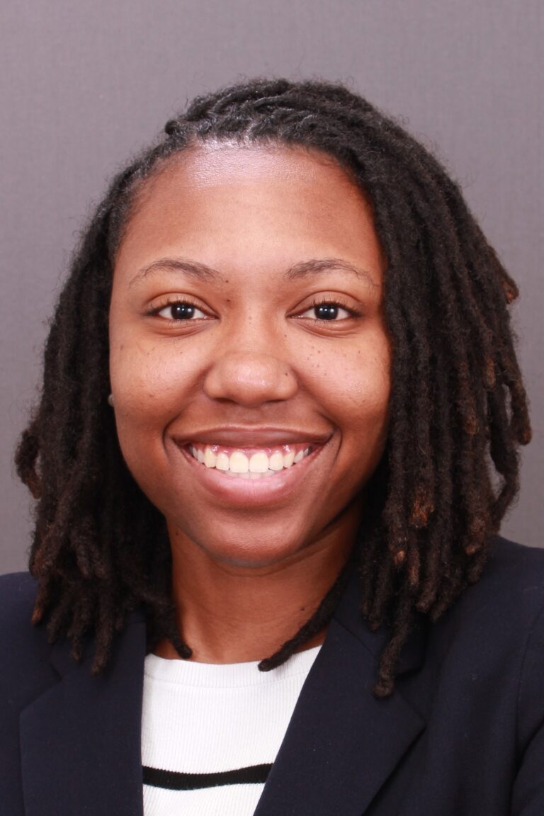 Danielle Sharpe Headshot